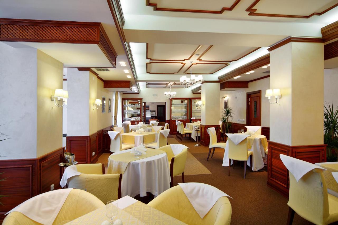 Apart-Hotel Chale Graal Трускавец Екстериор снимка