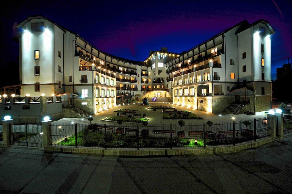 Apart-Hotel Chale Graal Трускавец Екстериор снимка