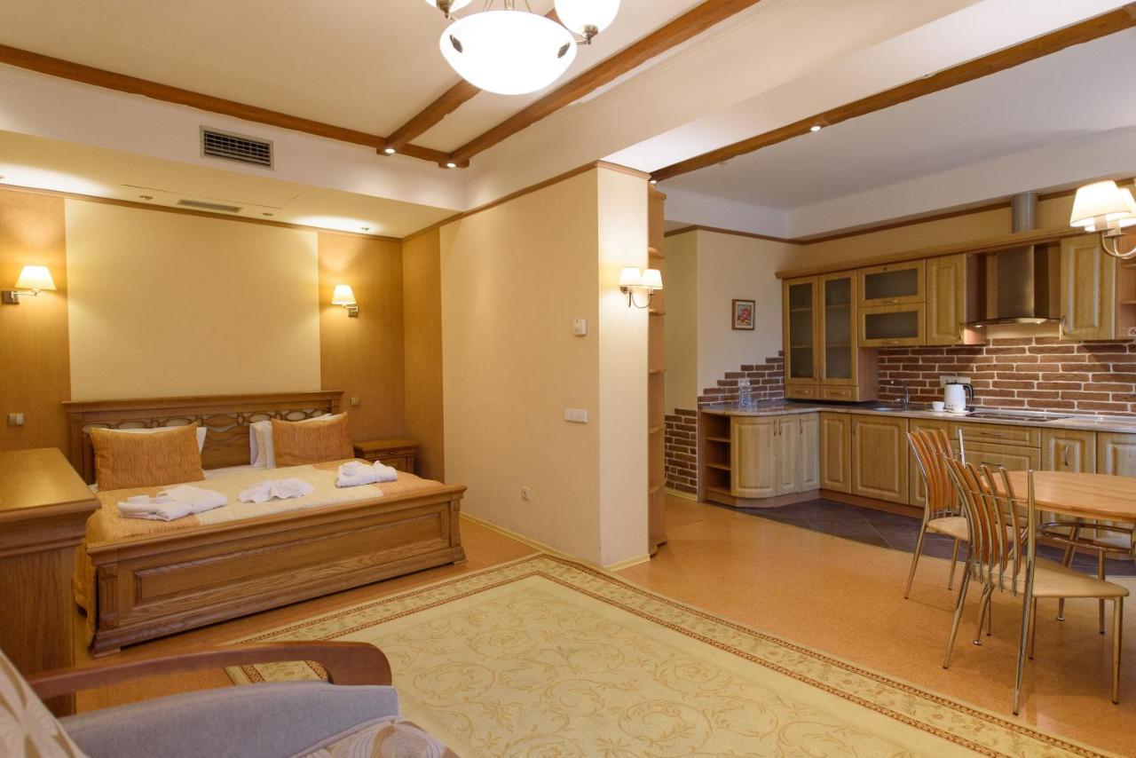 Apart-Hotel Chale Graal Трускавец Екстериор снимка