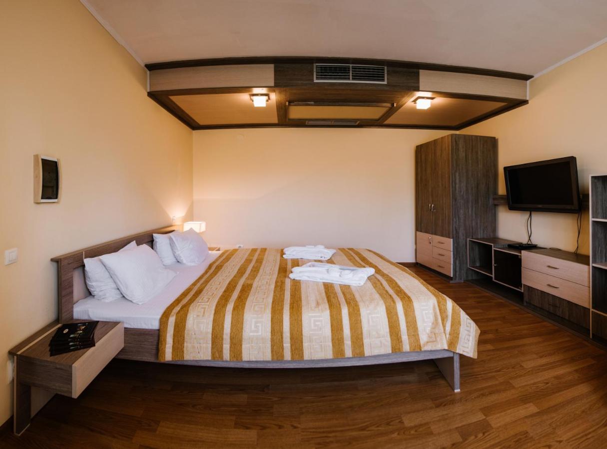 Apart-Hotel Chale Graal Трускавец Екстериор снимка
